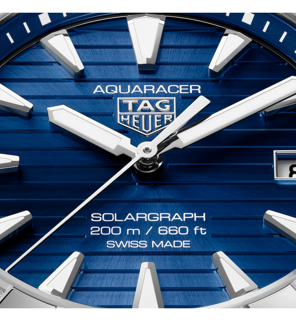 TAG Heuer Aquaracer Professional 200 Solargraph