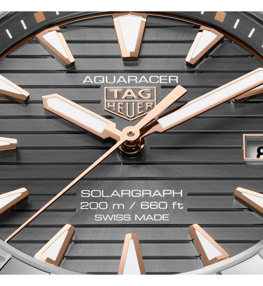 TAG Heuer Aquaracer Professional 200 Solargraph