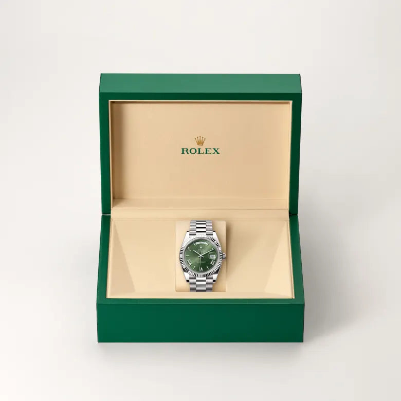 Rolex Day-Date 40 Oyster, 40 mm, ouro branco M228239-0033 - imagem 2
